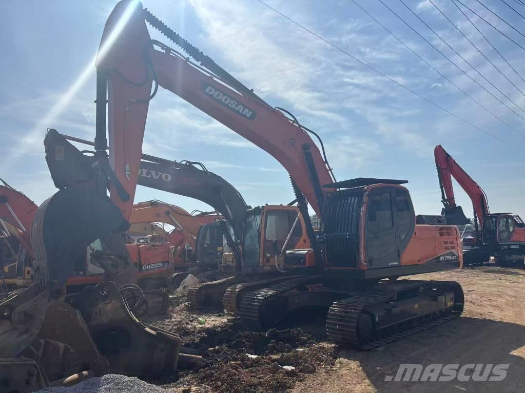 Doosan DX 225 LCA Mini excavators  7t - 12t