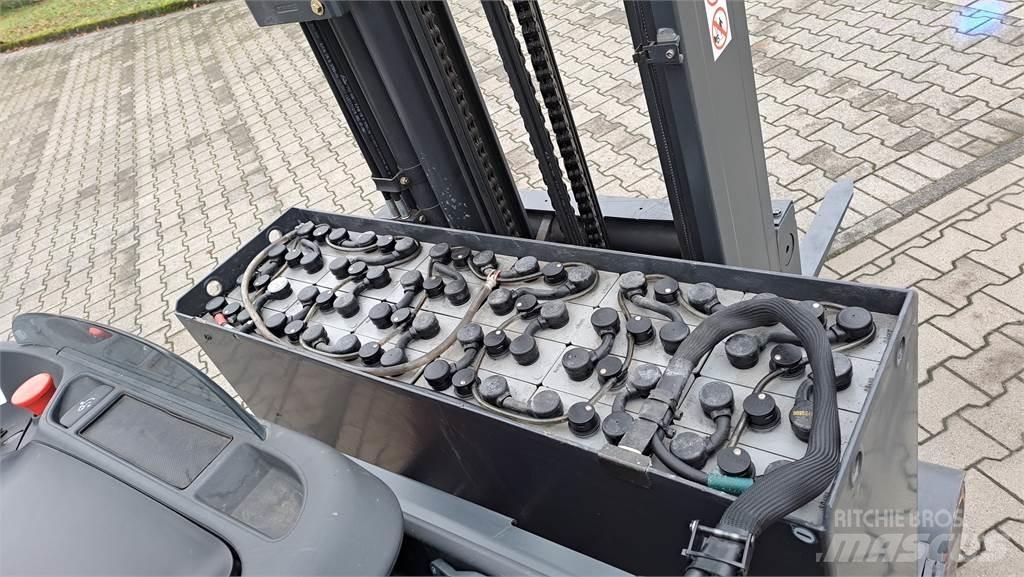 Linde R14 Reach truck