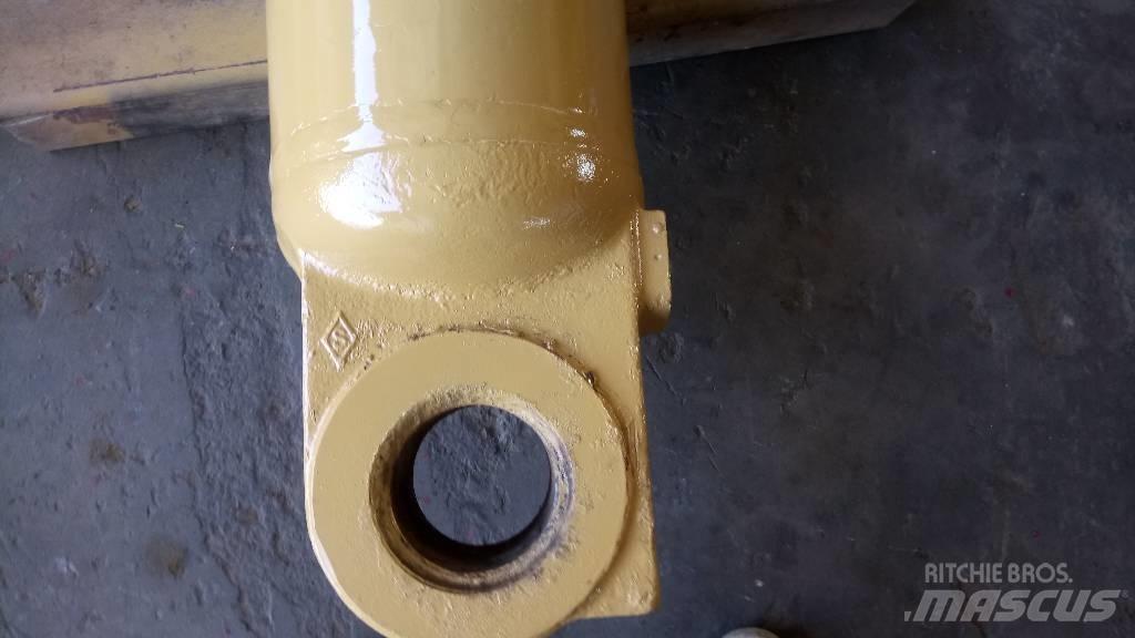 CAT 988 B Hydraulics