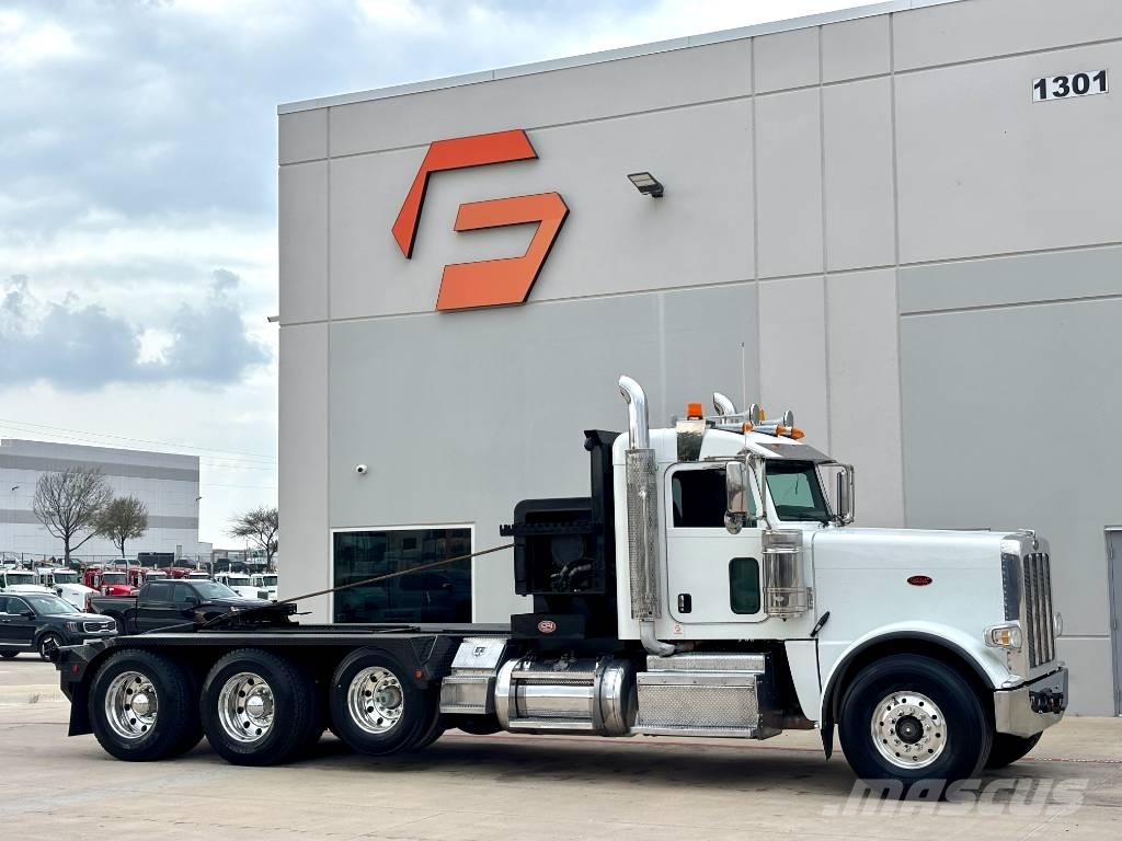 Peterbilt 389 Recovery vehicles