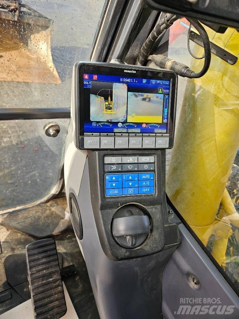 Komatsu PC210LC-11 Crawler excavators