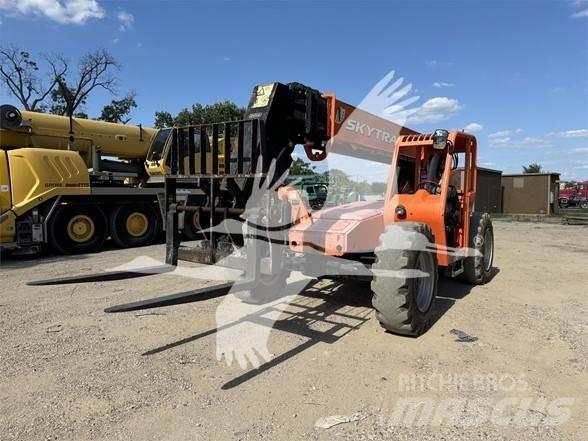 SkyTrak 8042 Telescopic handlers