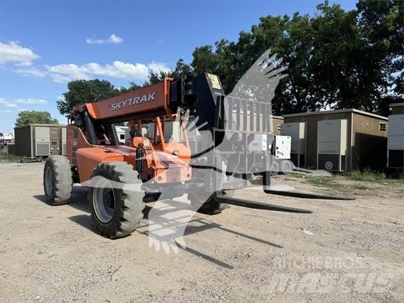 SkyTrak 8042 Telescopic handlers
