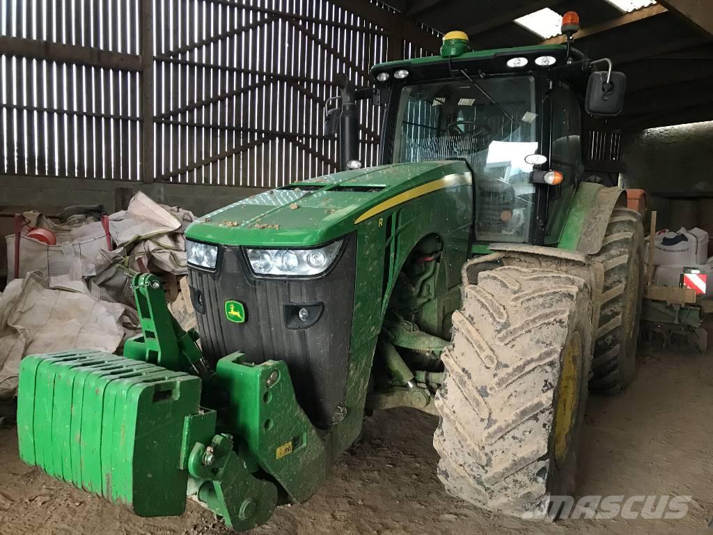 John Deere 8260 R Tractors