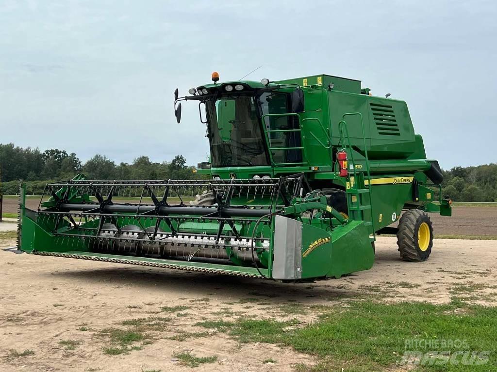 John Deere 1570 Combine harvesters