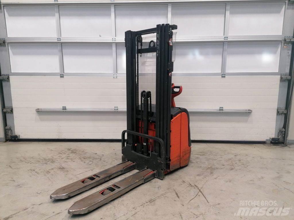 Linde L14 Pedestrian stacker