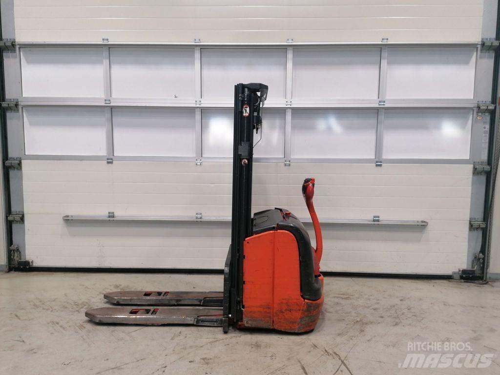 Linde L14 Pedestrian stacker