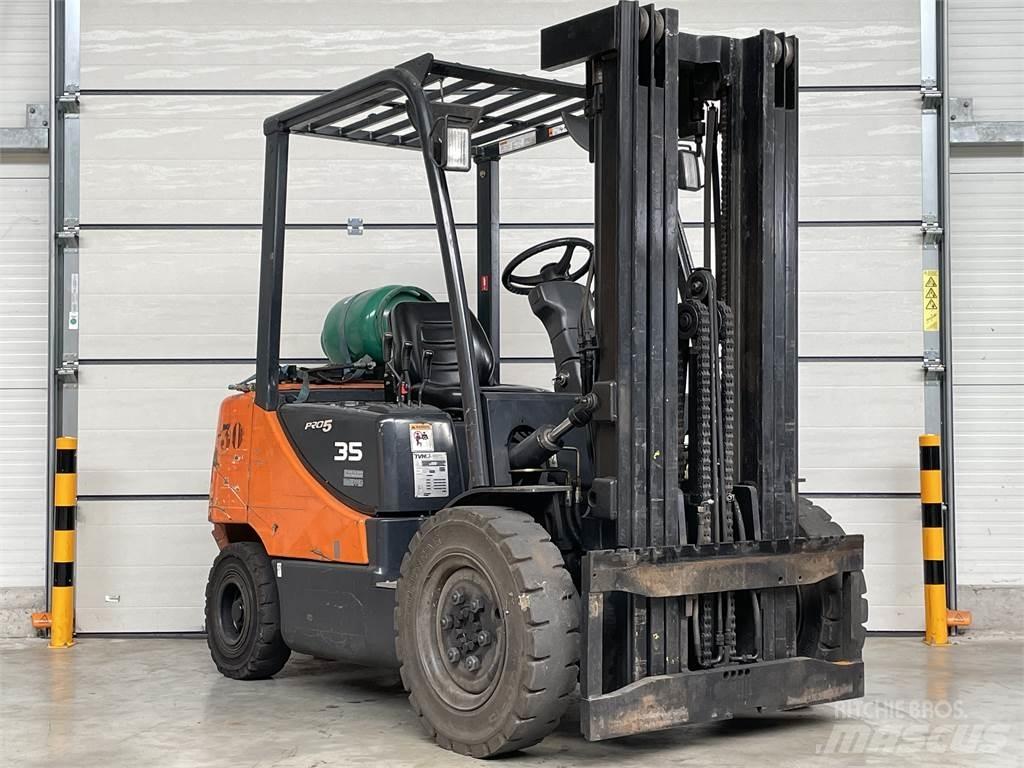 Doosan G35C-5 LPG trucks