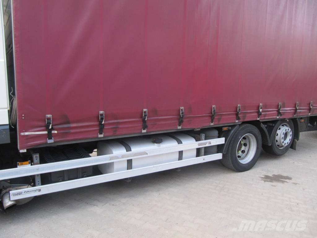 DAF XF 105 Curtain sider trucks