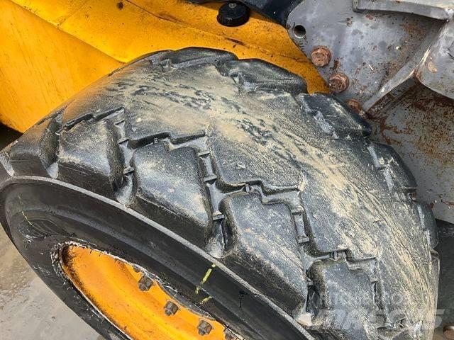 JCB 225 Skid steer loaders