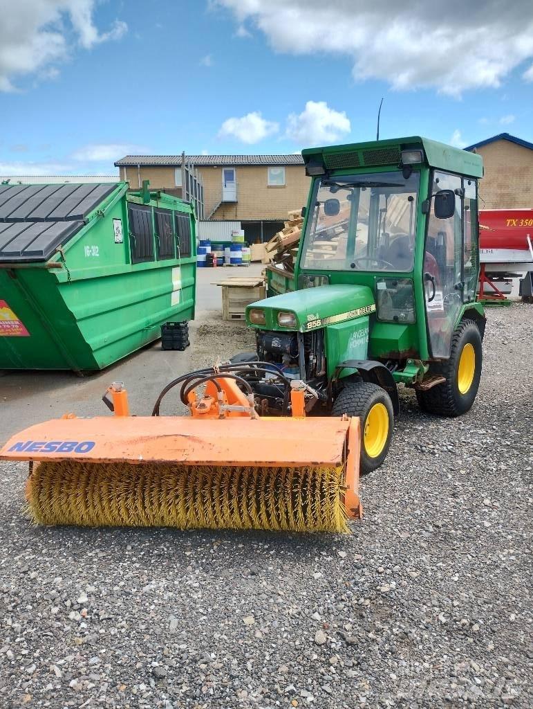 John Deere 955 Compact tractors
