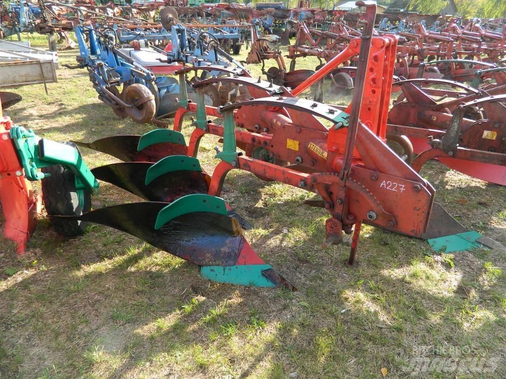 Kverneland 3 Ploughs