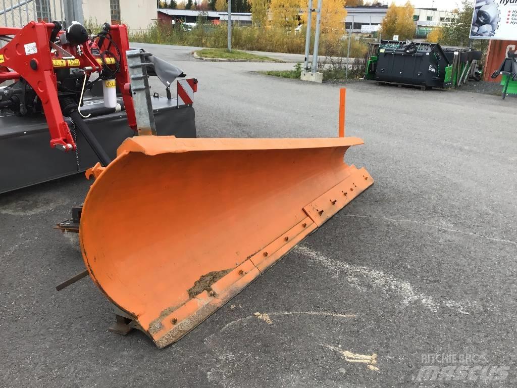  Pure 200 Snow blades and plows
