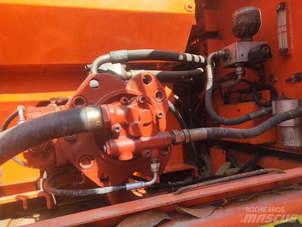 Doosan DH220LC-7 Crawler excavators