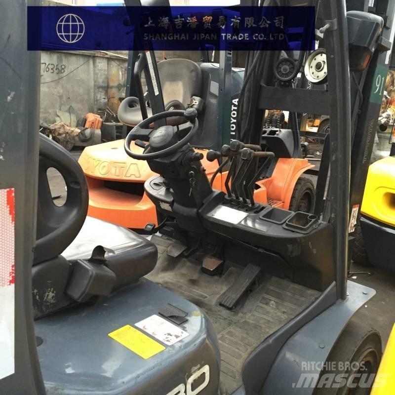 Toyota 8F Diesel trucks