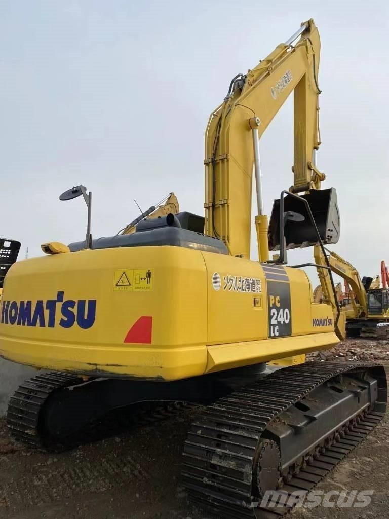 Komatsu 240LC-8 Crawler excavators