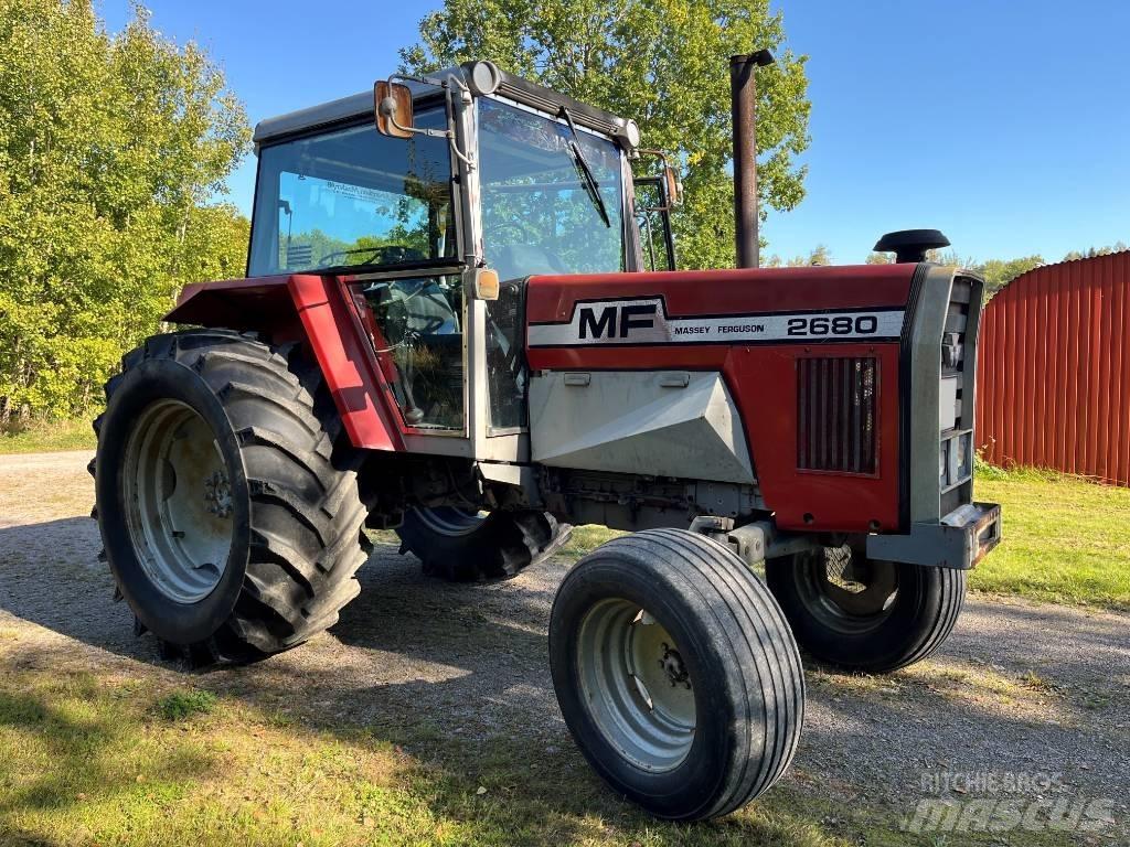 Massey Ferguson 2680 Tractors