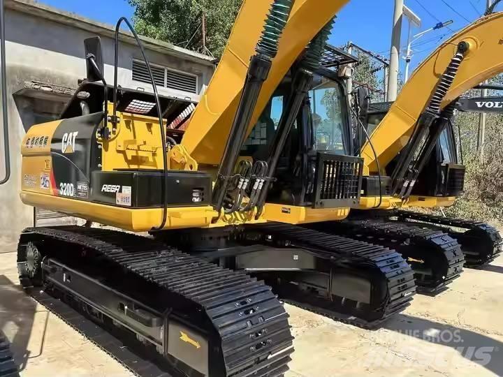 CAT CAT320D2 Mini excavators  7t - 12t
