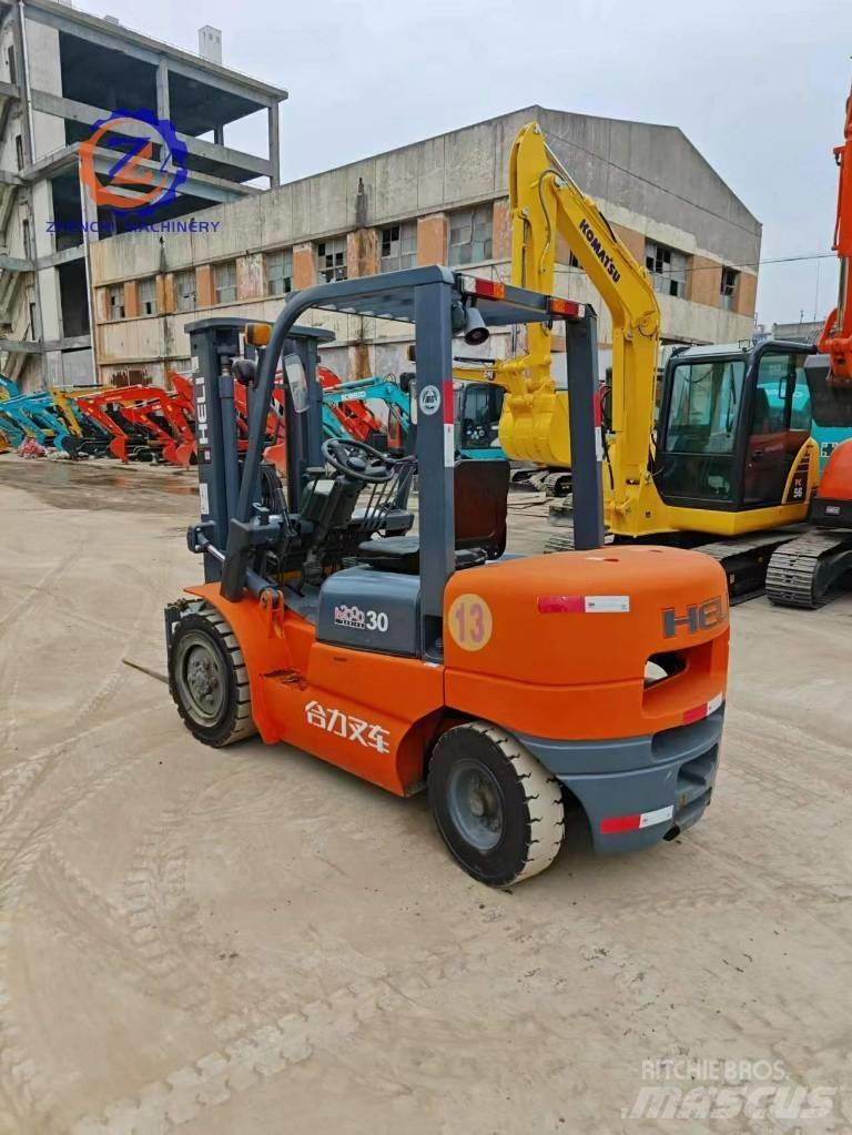 Heli CPCD 30 Diesel trucks