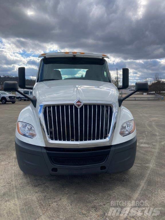 International LT Prime Movers