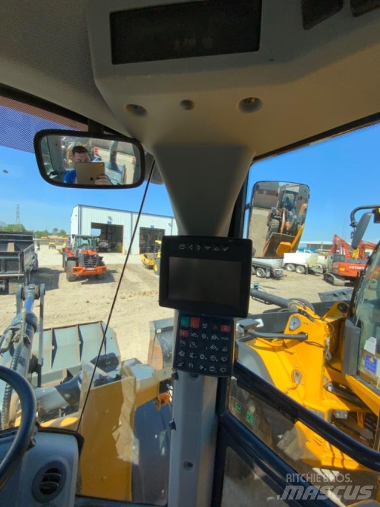 John Deere 544L Wheel loaders