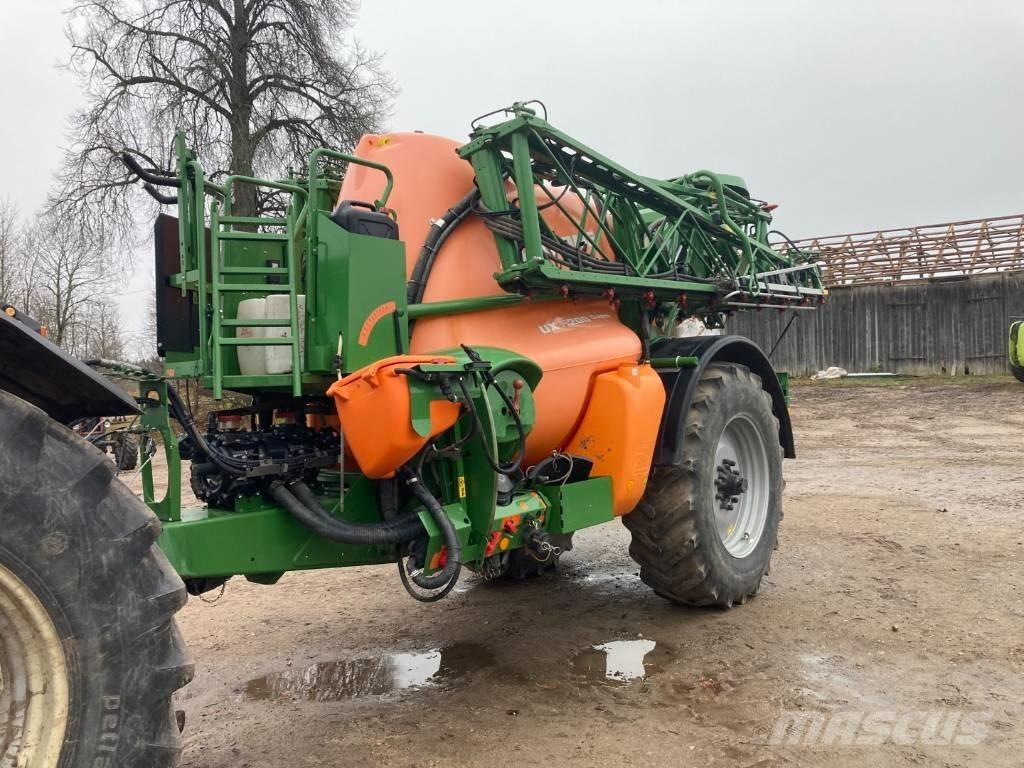 Amazone UX 5200 Trailed sprayers