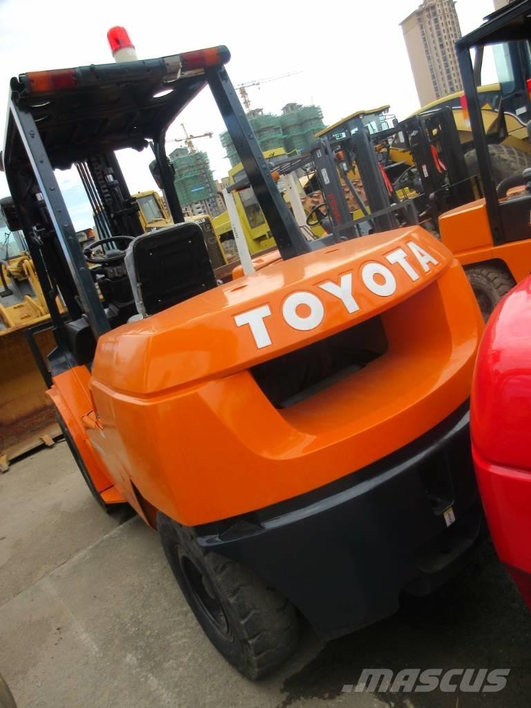 Toyota FD 30 Diesel trucks