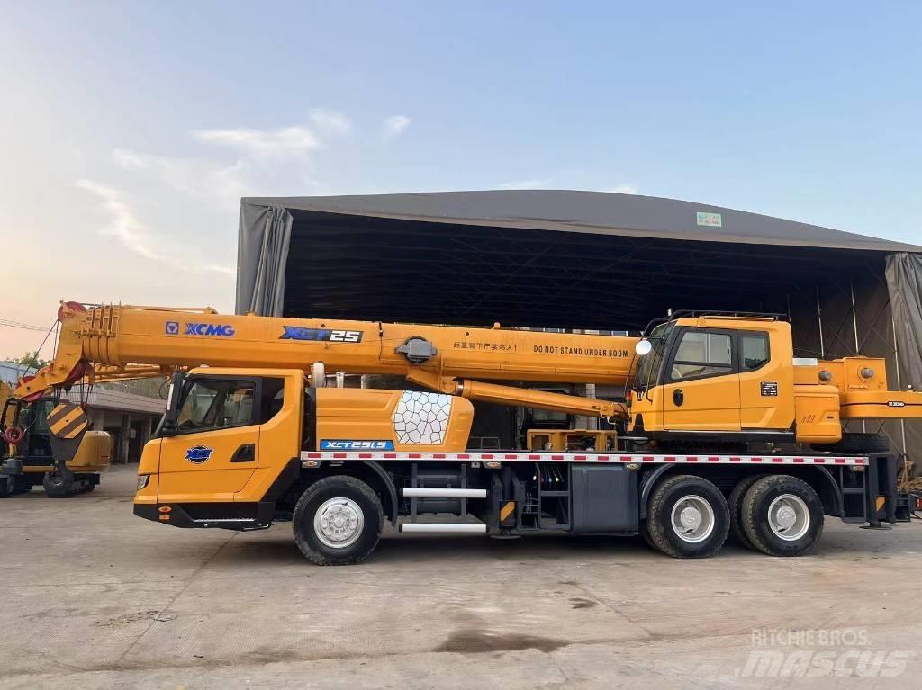 XCMG XCT 25 All terrain cranes