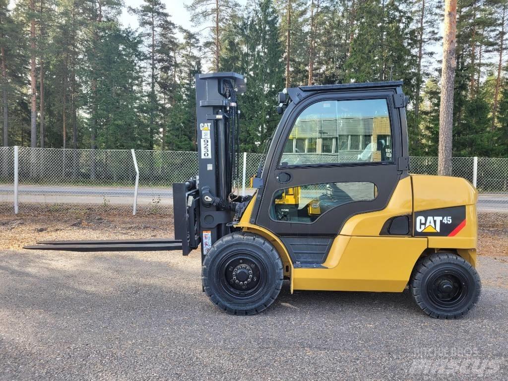 CAT DP45NB Diesel trucks