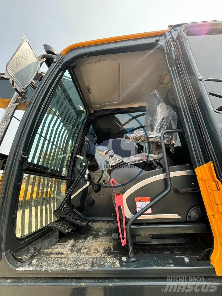 Hyundai 220LC Mini excavators  7t - 12t