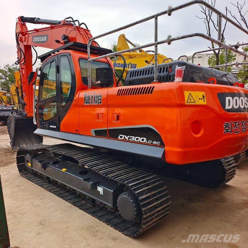Doosan DX 300 Crawler excavators