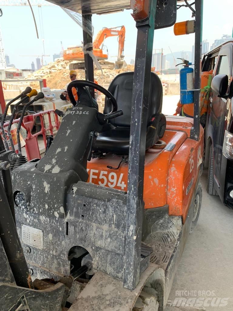 TCM Forklift FD25T4 Diesel trucks