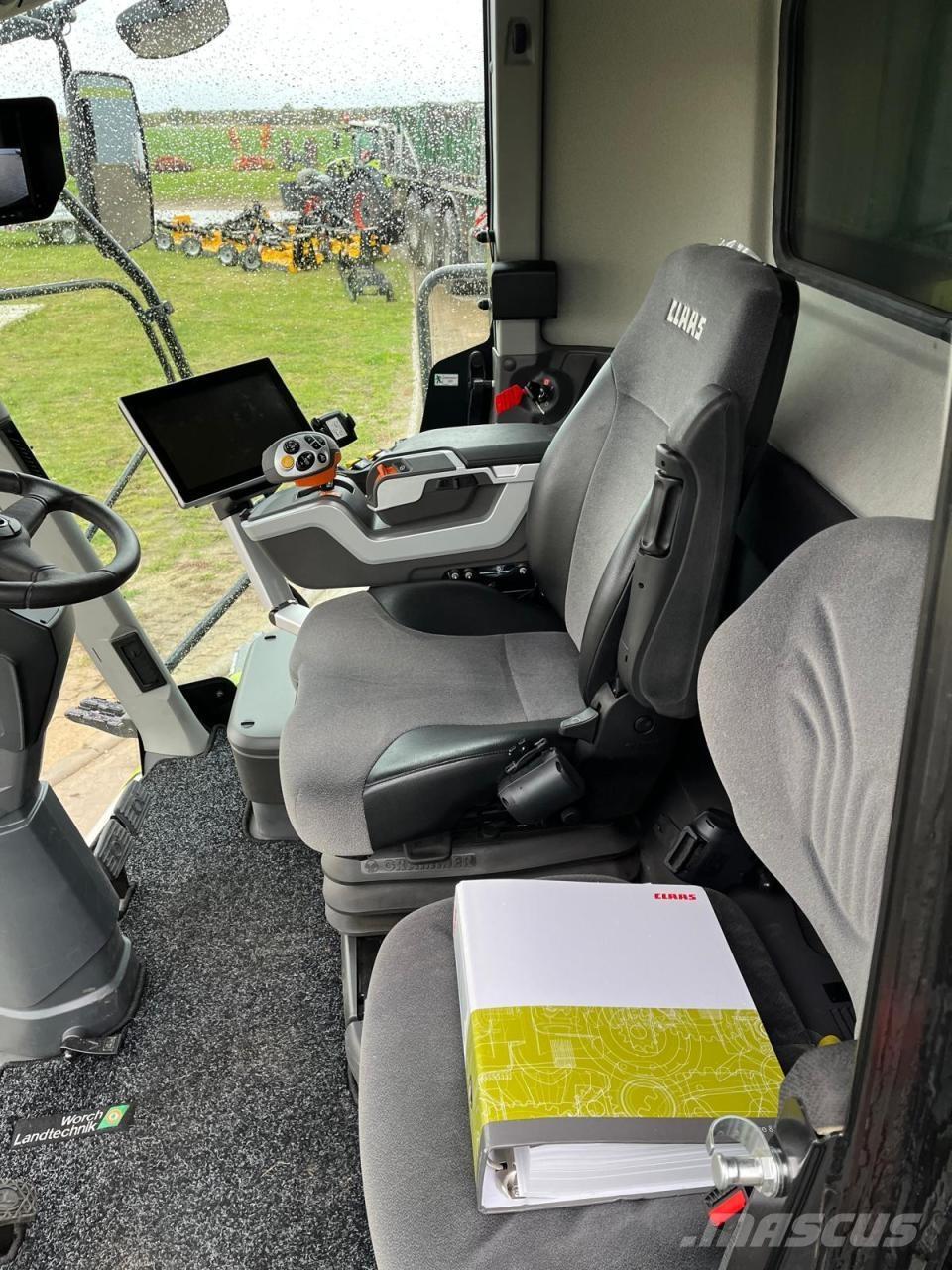 CLAAS Lexion 5300 Combine harvesters