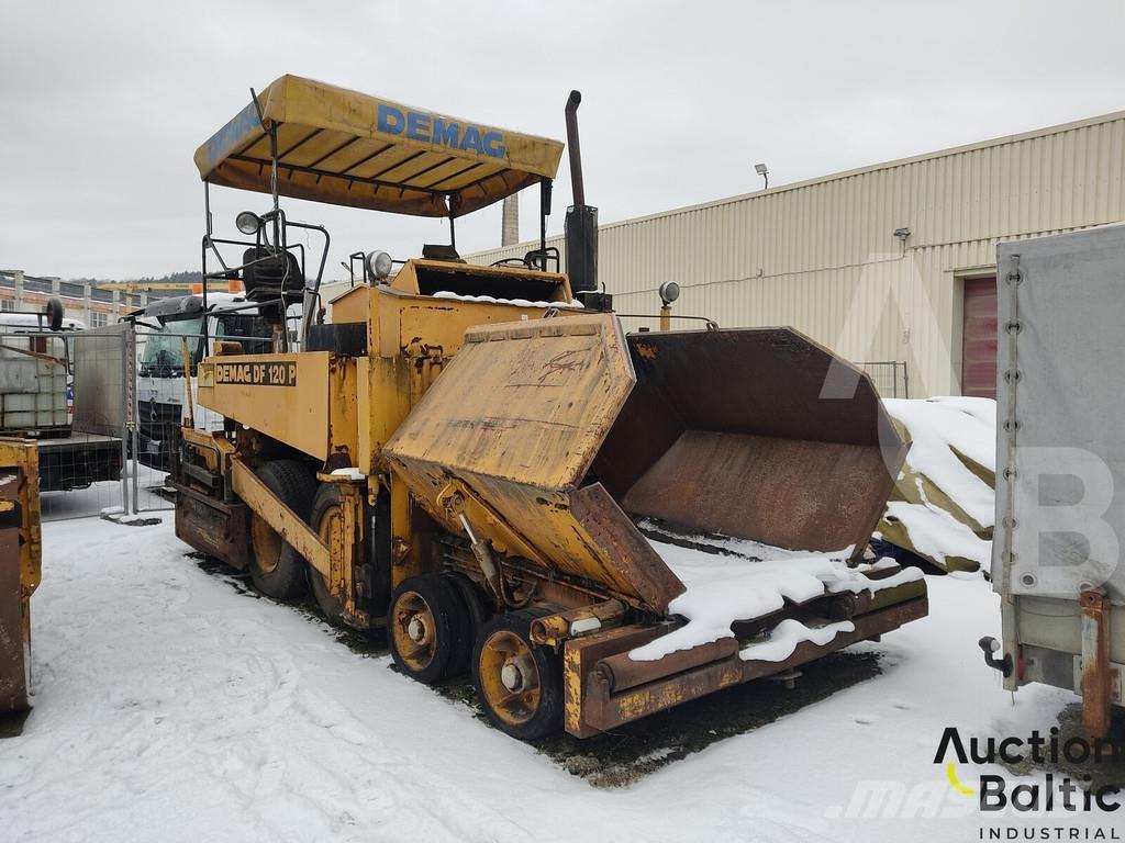 Demag DF 120 P Asphalt pavers