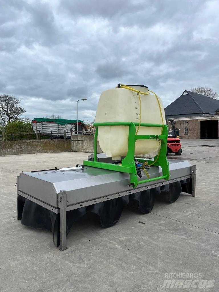  Agricult Loofdoes Mounted sprayers