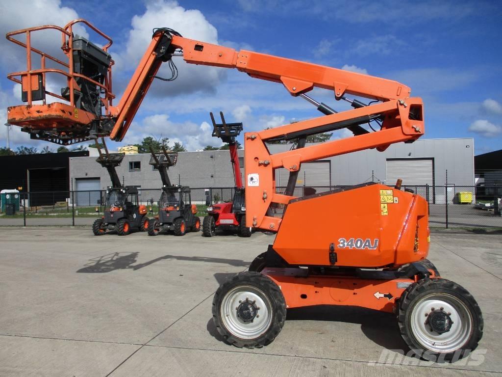 JLG 340AJ (835) Compact self-propelled boom lifts