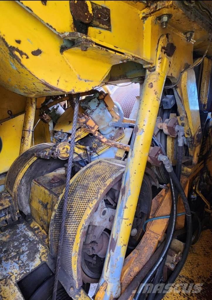 American 9299 Track mounted cranes