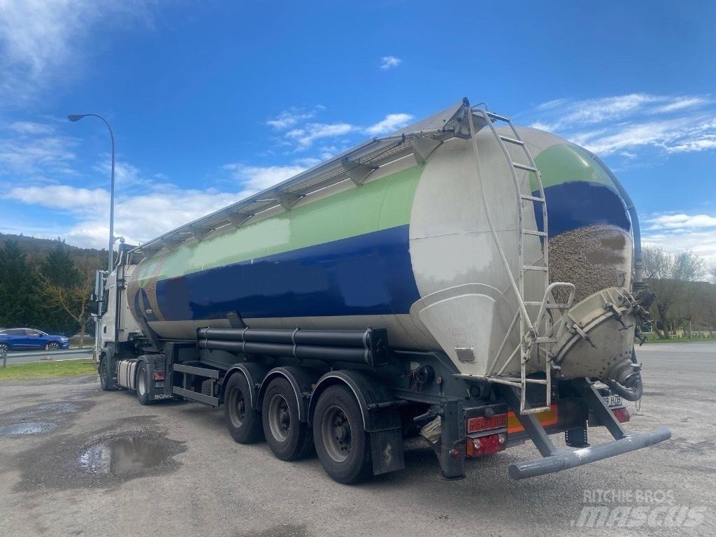 Spitzer SK2460CAL Tanker semi-trailers