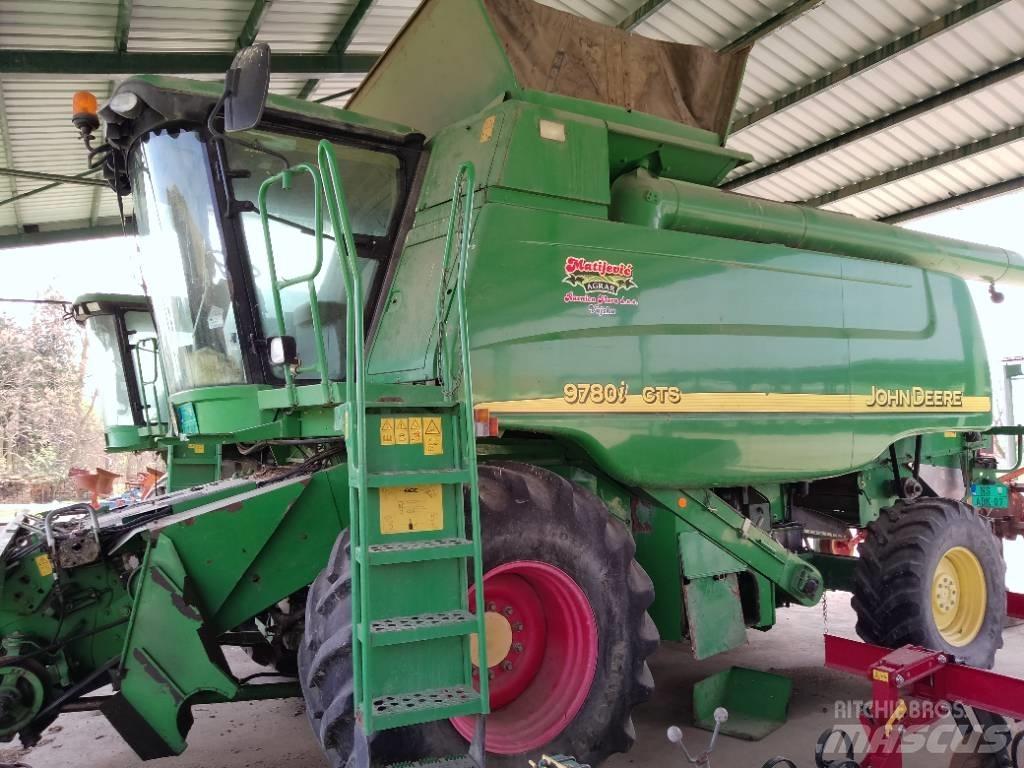 John Deere 9780 CTS Combine harvesters