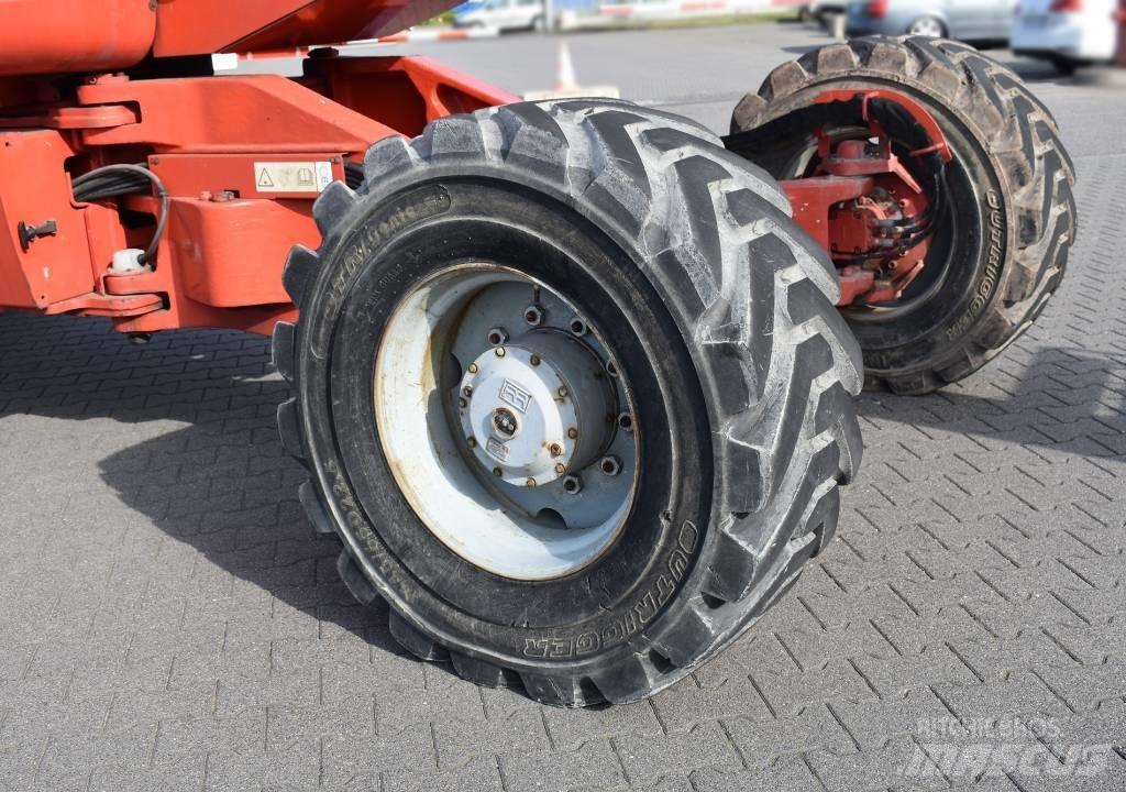 Genie Z 135 Articulated boom lifts