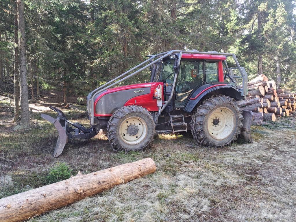 Valtra T 151 Tractors
