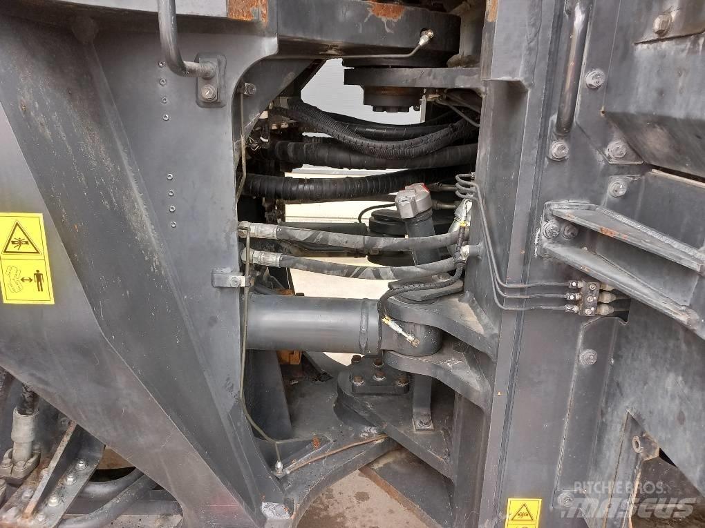Komatsu WA500-7 Wheel loaders