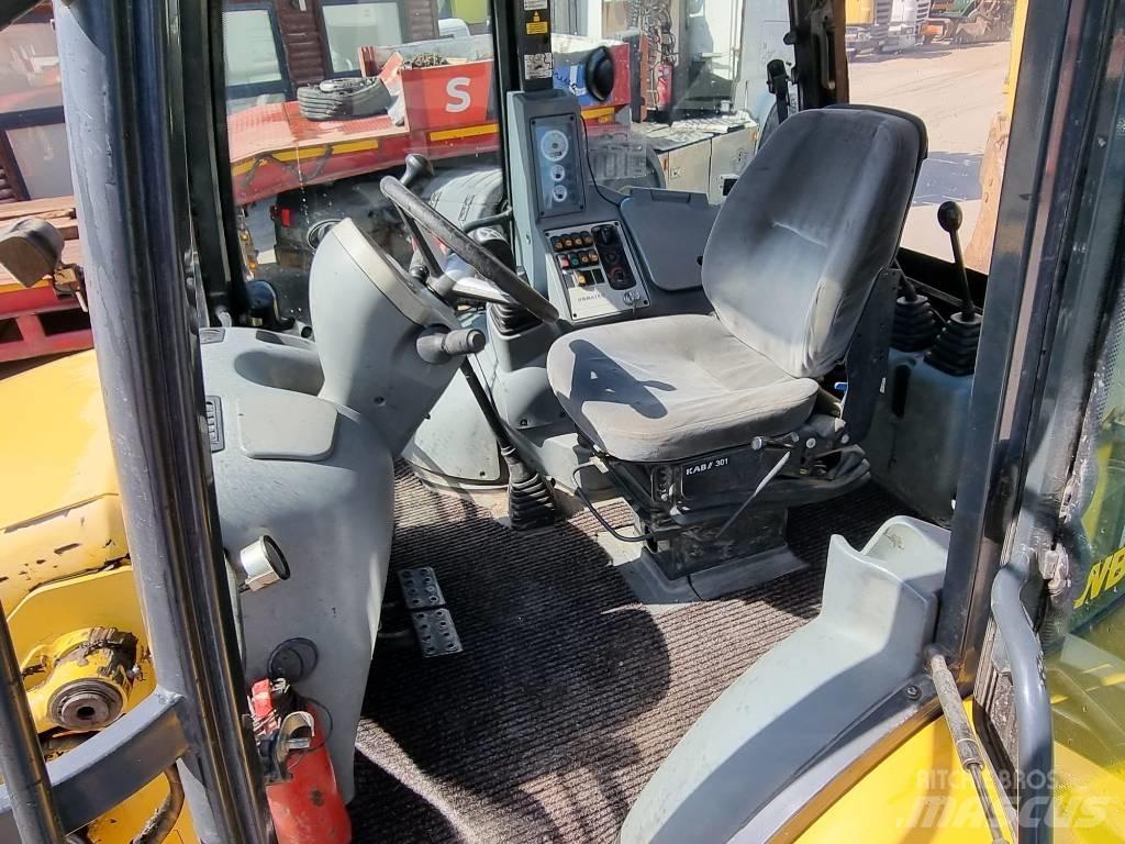 Komatsu WB 93 S-5EO Backhoe