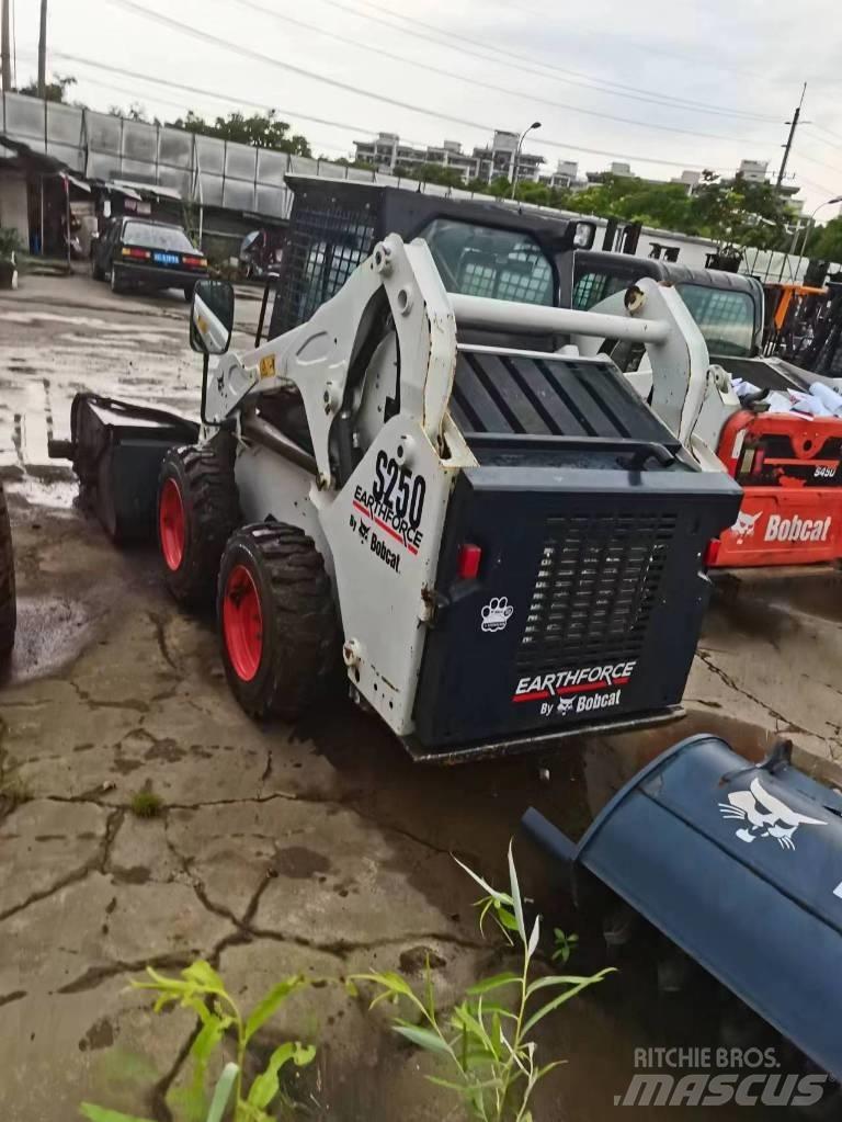 Bobcat S 250 Skid steer loaders
