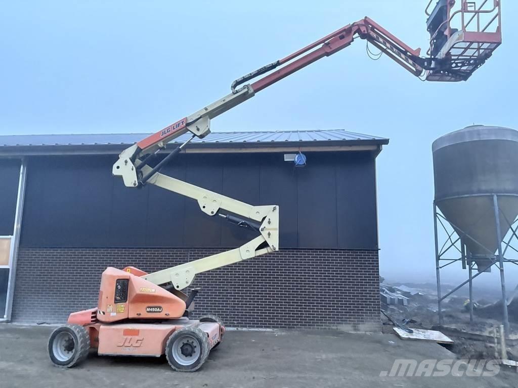 JLG 450aj Articulated boom lifts