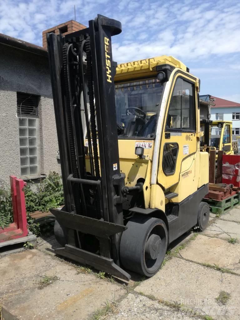 Hyster S7.0FT ROP LPG trucks