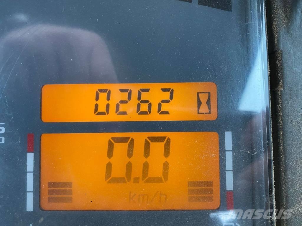 CLAAS Ares 836 RZ Tractors