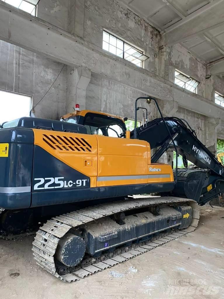 Hyundai 225LC-9 Crawler excavators