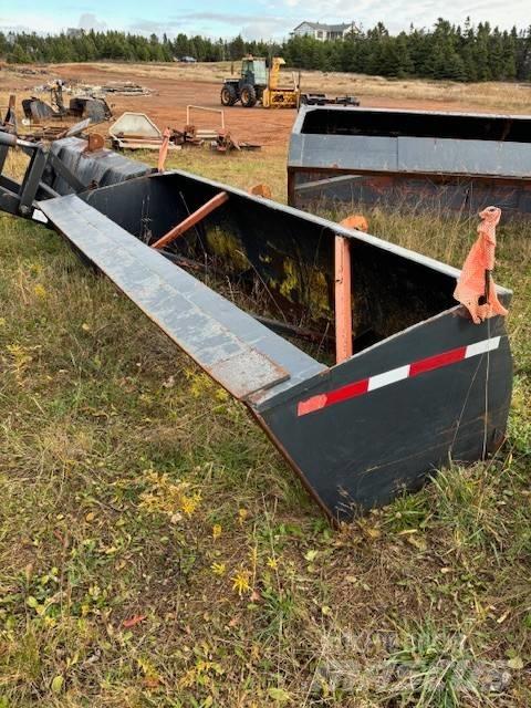 John Deere 320 SL Backhoe