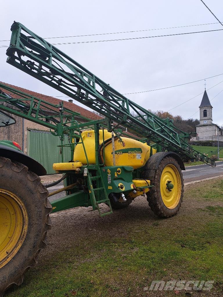 John Deere 732 Trailed sprayers